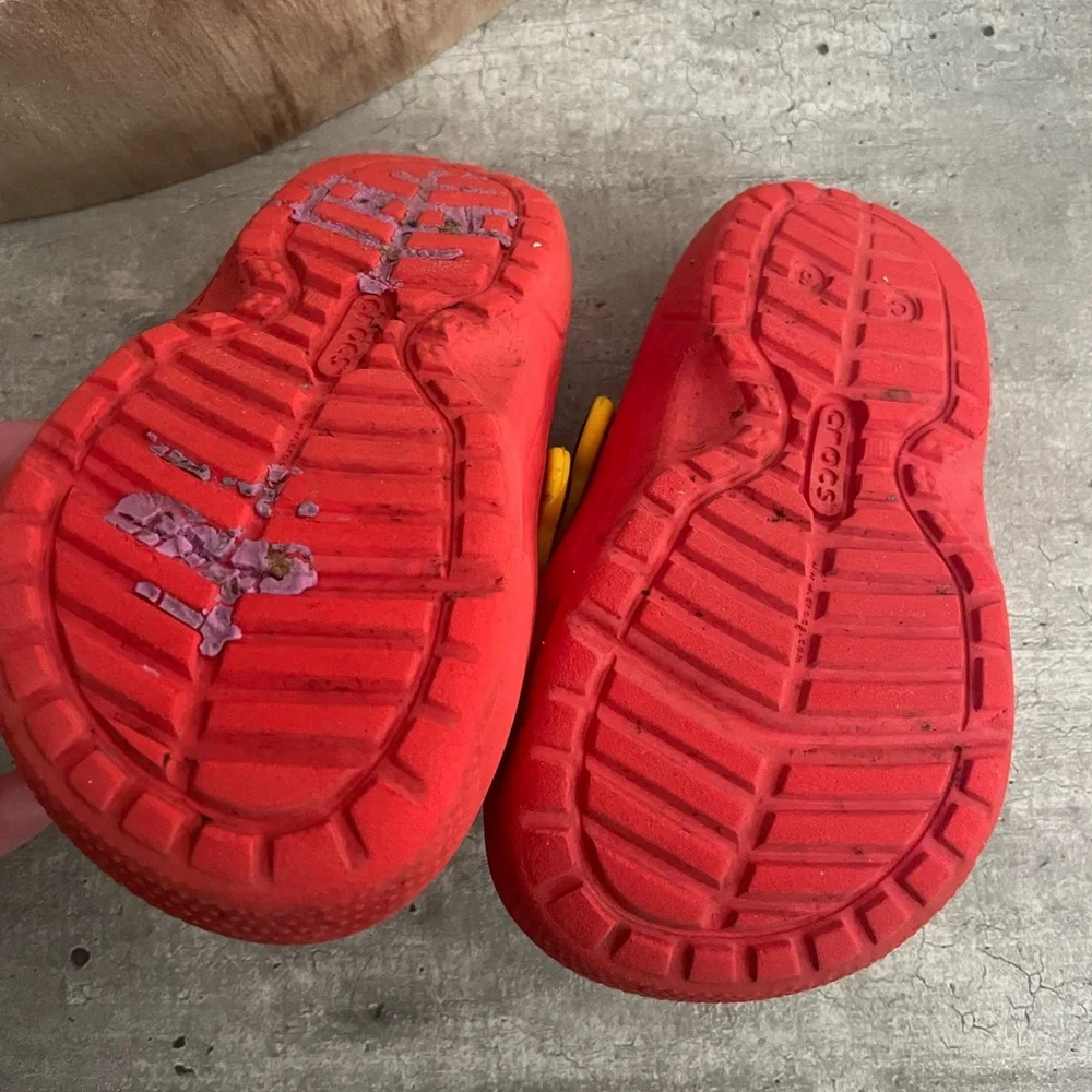 Crocs Mickey Mouse rare fleece lined baby Croc size 6